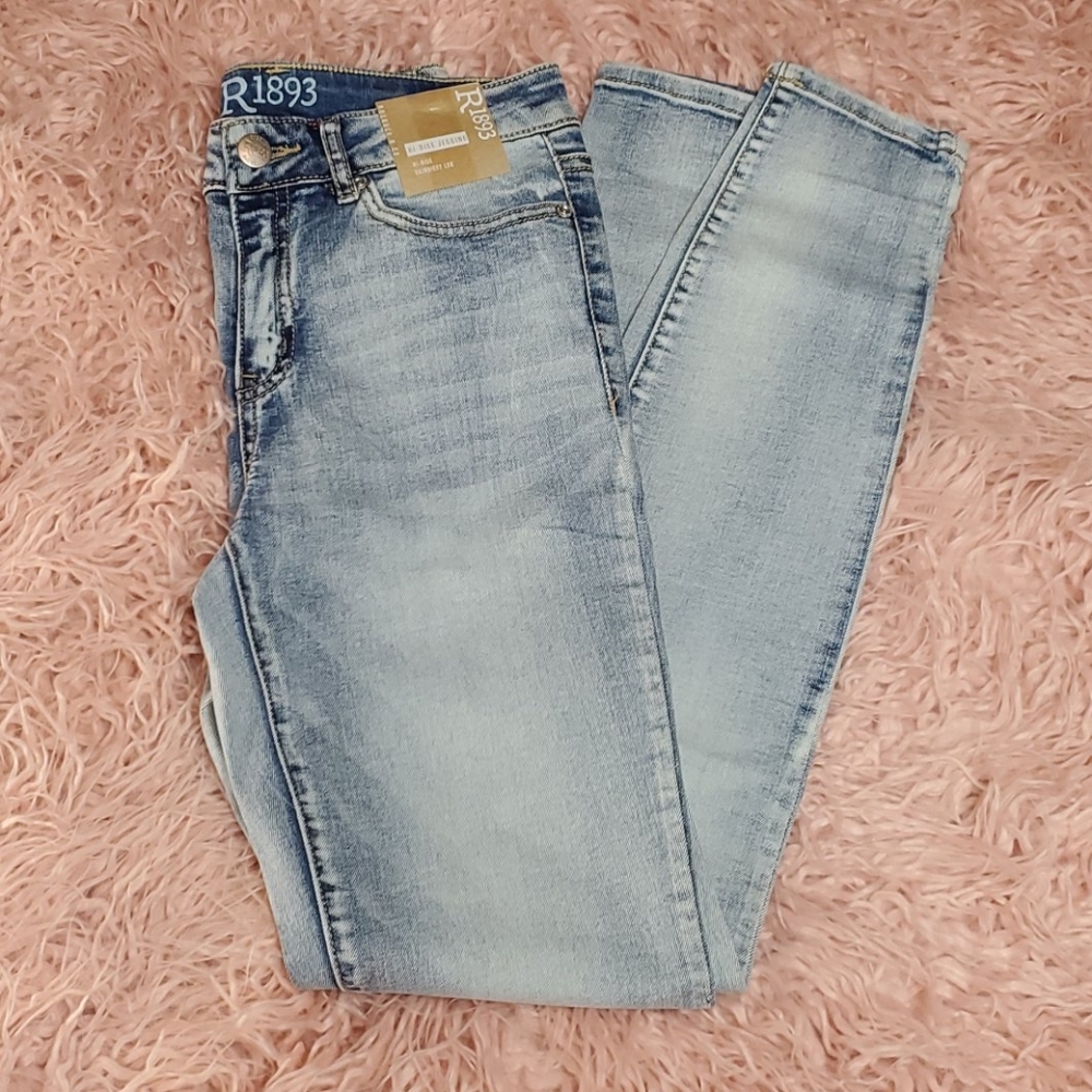 New R1893 Hi rise Jegging Skinniest Leg Jeans